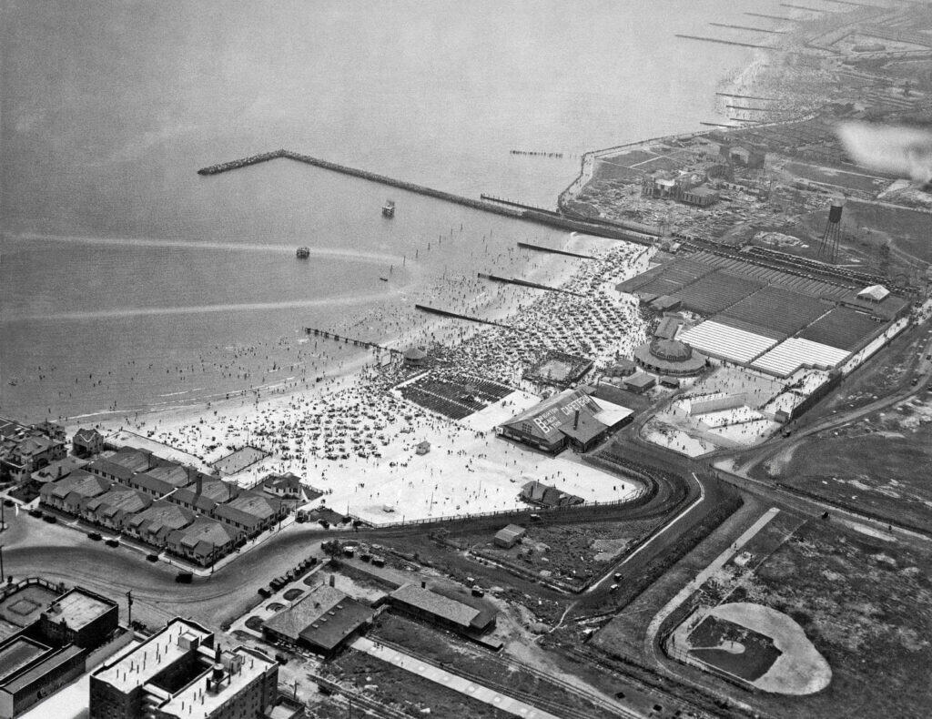 Photo: Brighton Beach a Hundred Years Ago, 1925