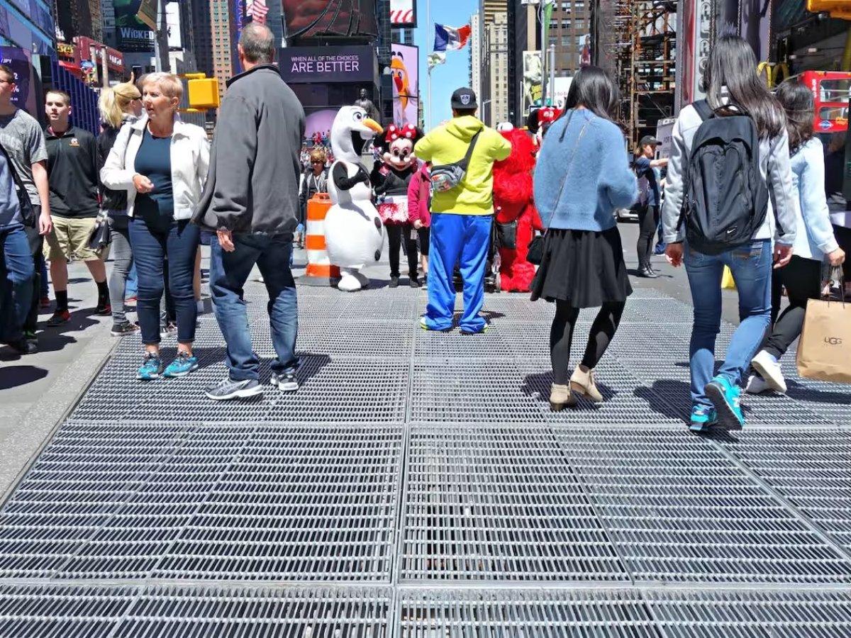 Times Square Hum