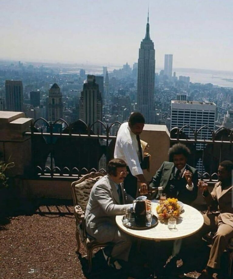 The History of New York in Photos: Don King at Top of the Rock, 1975