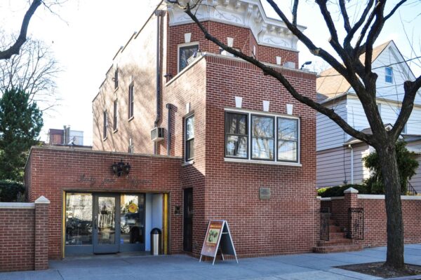 Tour of the Louis Armstrong House in New York Tour of the Louis Armstrong House in New York