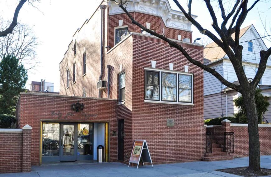 Tour of the Louis Armstrong House in New York