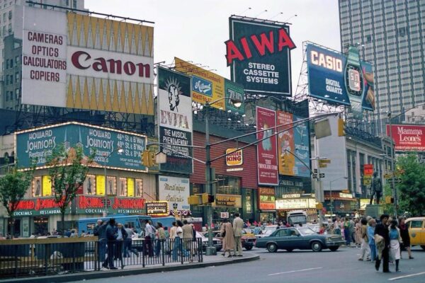 Howard Johnson’s in Times Square: A Forgotten New York Icon Howard Johnson’s in Times Square: A Forgotten New York Icon