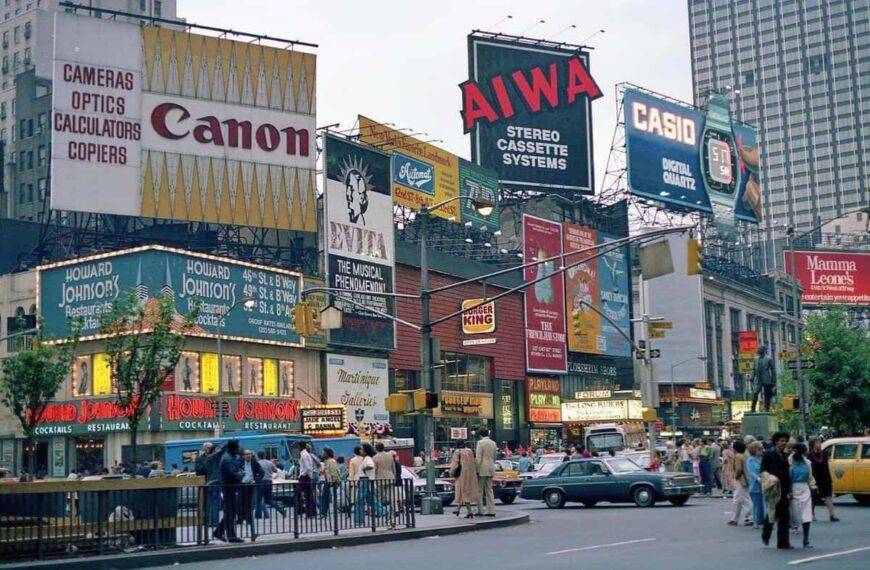 Howard Johnson’s in Times Square: A Forgotten New York Icon