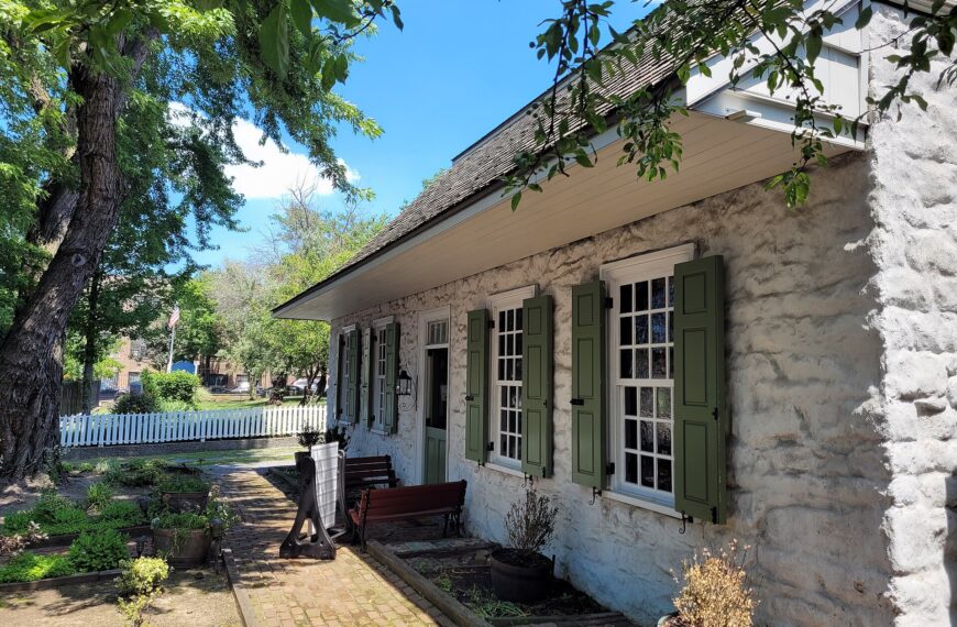 The Vander Ende–Onderdonk House Museum in New York