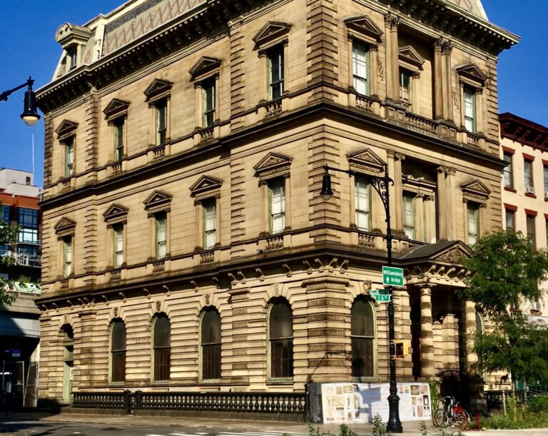 Williamsburg Art & Historical Center in New York