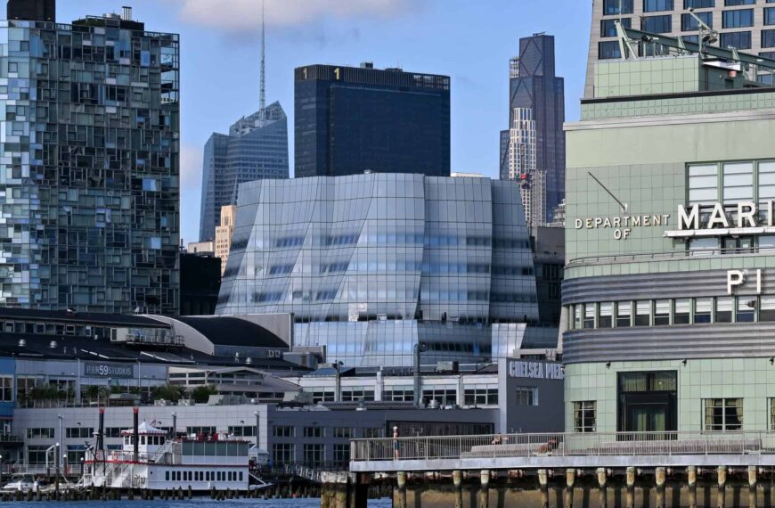 IAC Building in New York City, designed by Frank Gehry, features distinctive modern architecture wit.