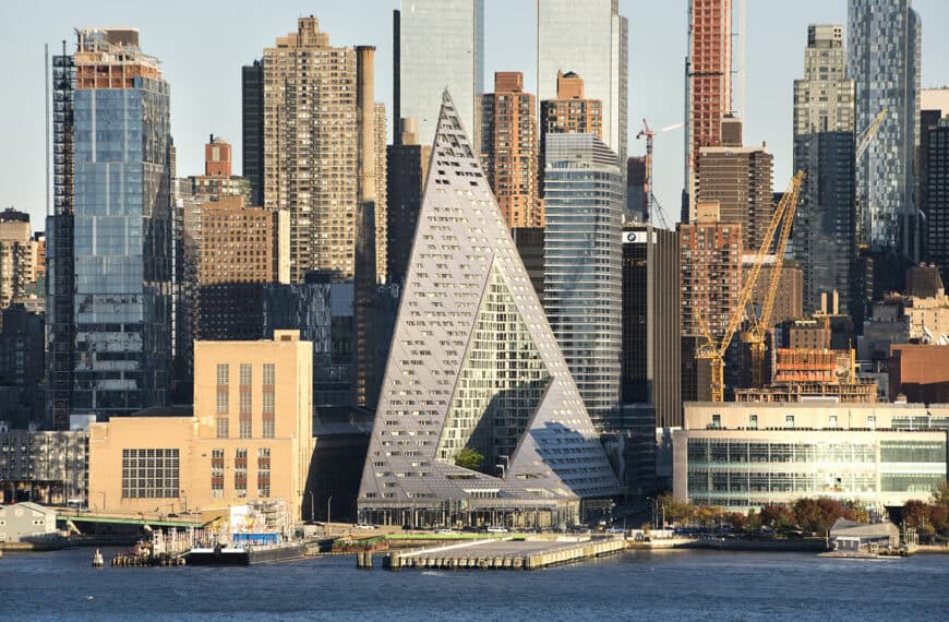 VIA 57 West in New York: A Pyramid or a Skyscraper?