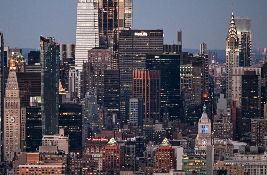 Overstory: Bar with a View of New York