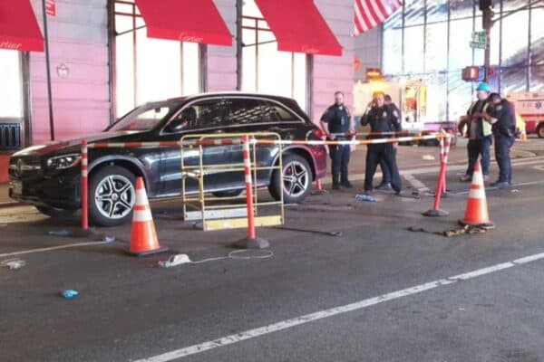 A woman fell into an open manhole in New York